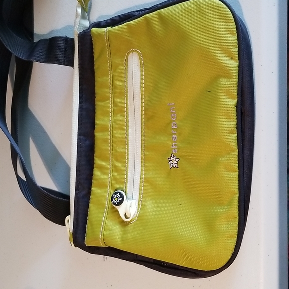 Sherpani Bags Sherpani Crossbody Multi Pocket Wzipper Compartments